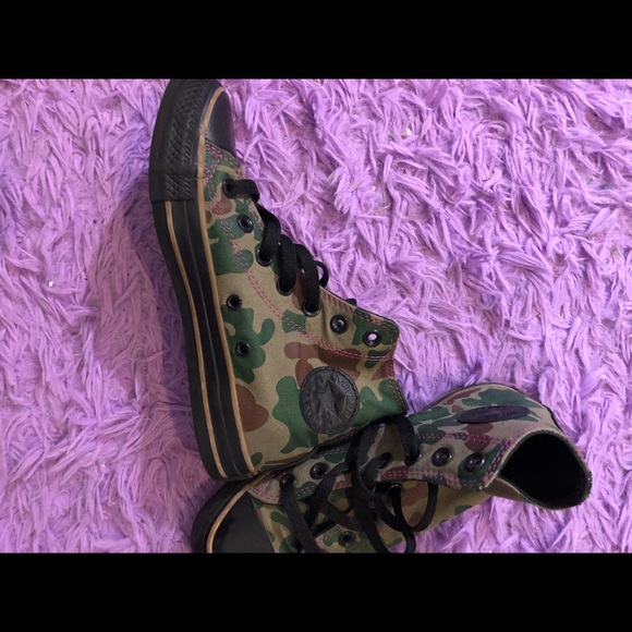 Custom made converse - Picture 2 of 3